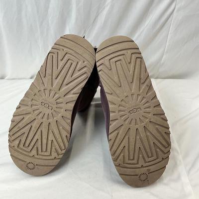 Lot A 124 UGG Bailey Bow II Short - Wine Size 7 (gently worn) & NEW Mukluks Slouch Sweater Boots