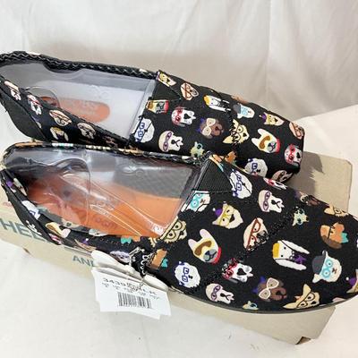 Lot C 135. NIB Bob’s from Skechers Size 9 (cute dogs)