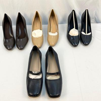 Lot B 143 Four Pair of Easy Spirit Closed Toe Shoes Size 8
