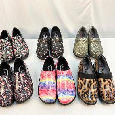 Lot B 146. Six Pair of Clogs, Variety of Brands - Size 6