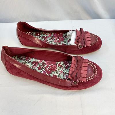 Lot C 150. SPERRY Lot (black or. Size 8, others size 9)