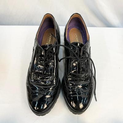 Lot C 150. SPERRY Lot (black or. Size 8, others size 9)
