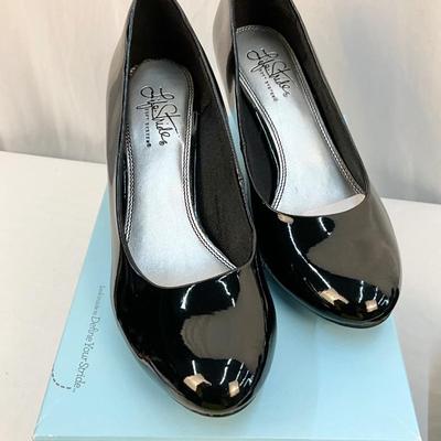 Lot C 151 Life Stride, Two NIB, One New no box Size 8.5