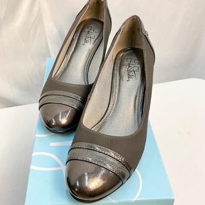 Lot C 151 Life Stride, Two NIB, One New no box Size 8.5