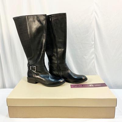 Lot C 154. NIB Clark’s Pita Arizona - Black Size 9