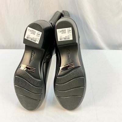 Lot C 155 NIB Clark’s Malia Poplar Black Size 9