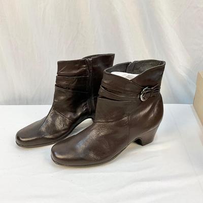 Lot C 160. Two Pair of Clark’s Ankle Boots Sizes 8.5 & One NIB Black Velvet Flats