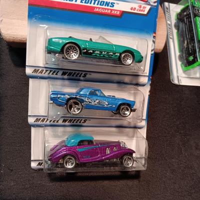 NEW IN PACKAGE HOT WHEELS CARS
