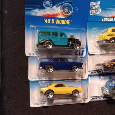 NEW IN PACKAGE HOT WHEELS CARS