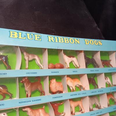 UNOPENED 24 BLUE RIBBON PLASTIC DOGS BY MARX