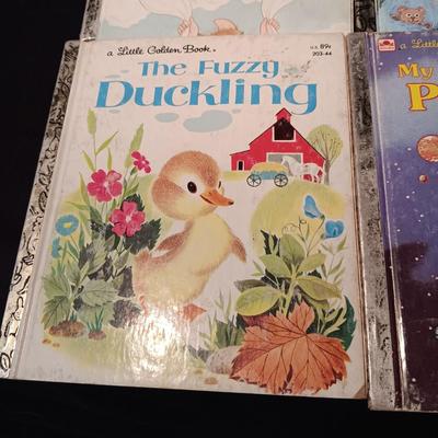 6 LITTLE GOLDEN BOOKS IN GOOD CONDITION