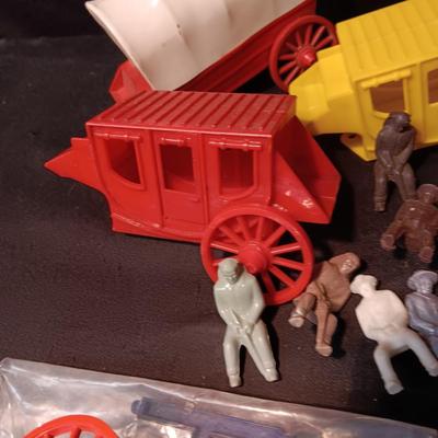 OLD TOY STAGECOACHES & COVERED WAGONS WITH DRIVERS