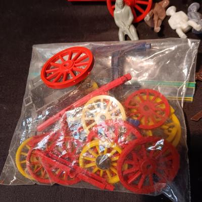 OLD TOY STAGECOACHES & COVERED WAGONS WITH DRIVERS
