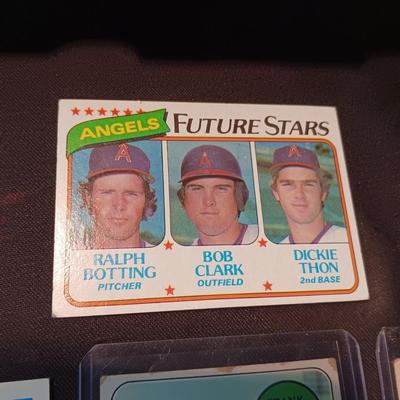 VINTAGE BASEBALL TRADING CARDS