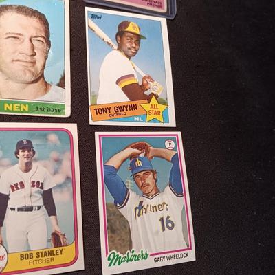 VINTAGE BASEBALL TRADING CARDS