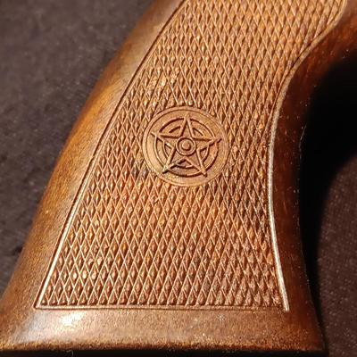 TOY CAP GUN AND METAL JUNIOR POLICE BADGE