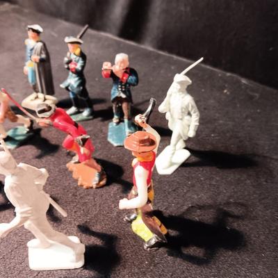 MOSTLY TOY CAVALRY PLASTIC FIGURES