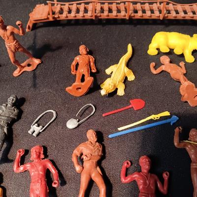 MARX JUNGLE PLAY SET