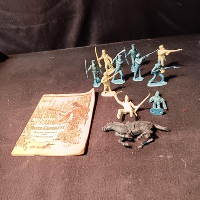 DAVY CROCKETT PLASTIC TOY FIGURES