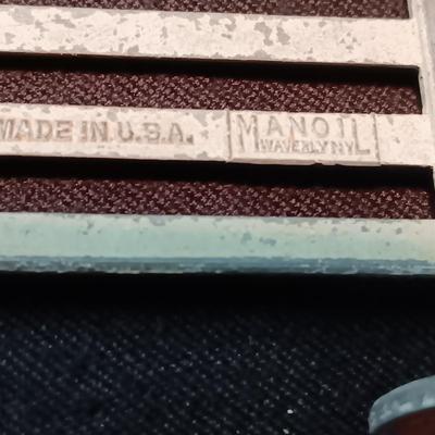 PLASTIC TOY FARM ANIMALS AND METAL FENCING