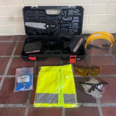O-CONN Handheld Portable Mini Chainsaw with Safety Gear (SR-MG)