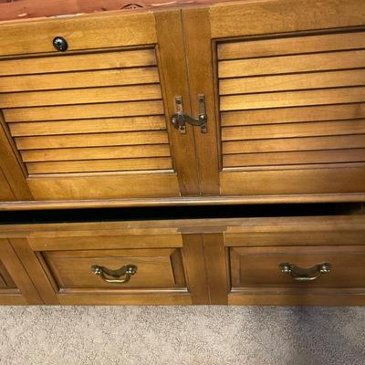 Vintage Lane cedar chest