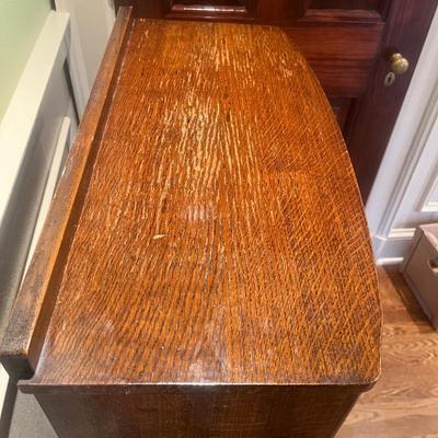 Single Door Footed Display Cabinet (LR-MG)