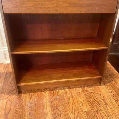 MCM Solid Wood Secretary Desk/Bookshelf (LR-MG)