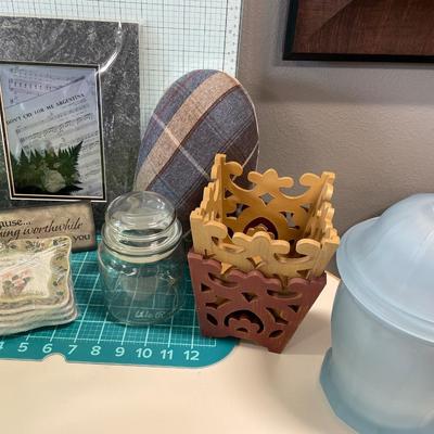 Blue vase with lid, decor and coasters