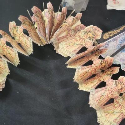 Glove and handkerchiefs box, gloves, hankies