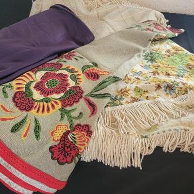 Four round table covers