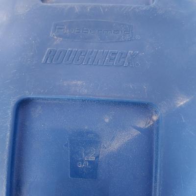 Rubbermaid Roughneck 32 Gal Trash Can