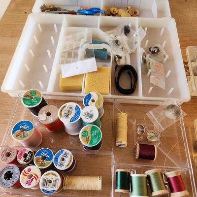 Sewing Crafting Lot Wilson Wil-hol Plastic Basket + trays of Buttons , Thread Spools and more