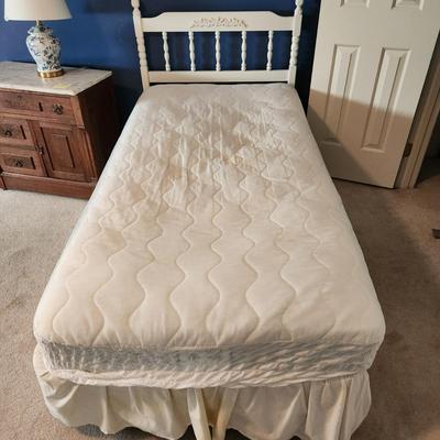 Twin Bed with Headboard Sealy Mattress Clean