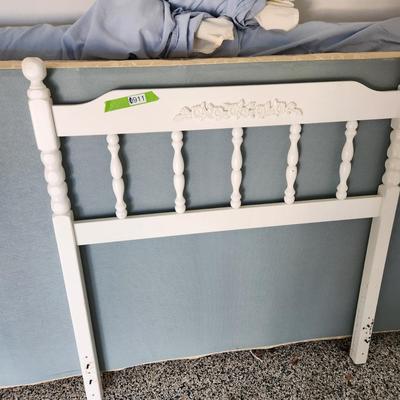 Twin bed with headboard Sealy mattress Clean