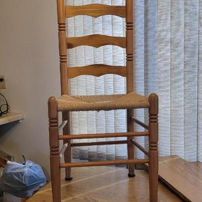 Vintage square table with two chairs and two leaves