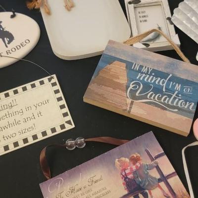 Assortment hanging plaques