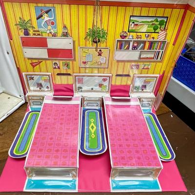 Tara Toy Corp Fashion Doll Bedroom Case