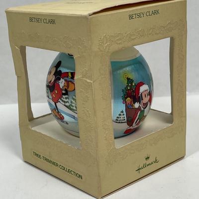 Disney Merry Christmas 1980 Tree Ornament Satin Ball Mickey Mouse new cond.