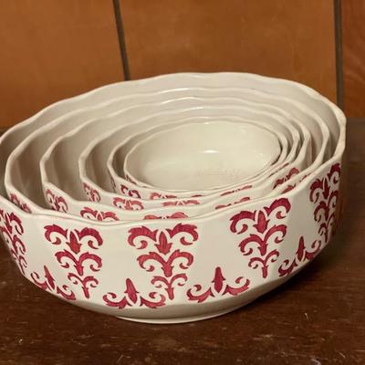 6 Villeroy & Bach nesting bowls
