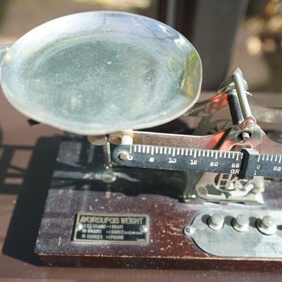 Antique Avoirdupois Weight Scale