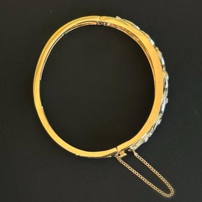 Gold diamond bracelet 24. G g