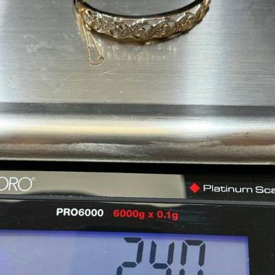 Gold diamond bracelet 24. G g