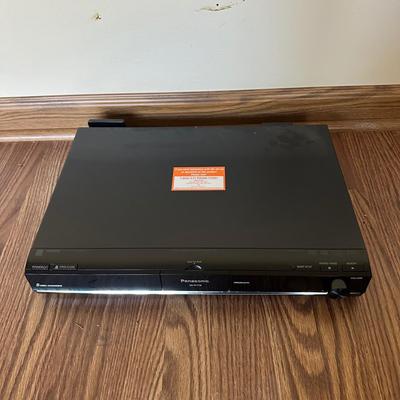LOT 2L: Panasonic Blue Ray Disc Player w/ DVD Home Theater Sound System - Subwoofer & Speakers