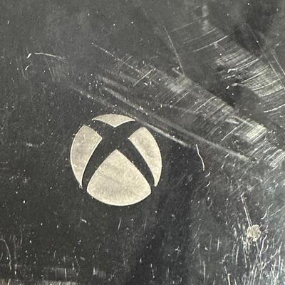 LOT 3L: Xbox 360 w/ Controllers, Headset, Call Of Duty, FIFA & More Games