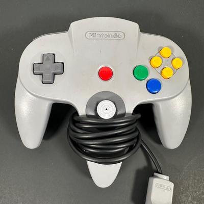 LOT 4L: Nintendo 64 Console w/ Controllers, Super Mario, Rugrats & More Games