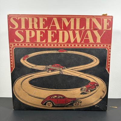 LOT 8L: Marx Streamline Speedway w/ Box