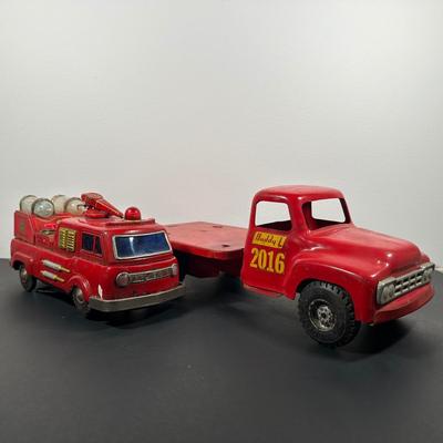 LOT 9L: Vintage 1950s Buddy L Toy Flatbed Truck & Tin Battery Operated Chemical Fire Engine