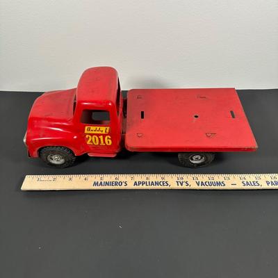 LOT 9L: Vintage 1950s Buddy L Toy Flatbed Truck & Tin Battery Operated Chemical Fire Engine