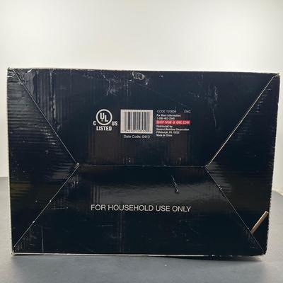 LOT 16L: GNC Deluxe Juicer, Ziplock Vacuum Sealer & More